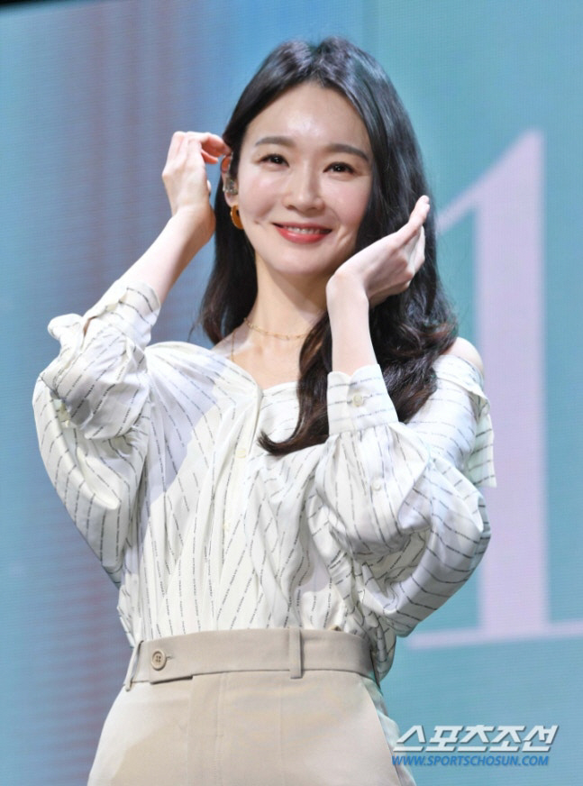 <b>강민경 주사이모</b> 팔로잉 해명 SNS 빠른 해프닝 종결