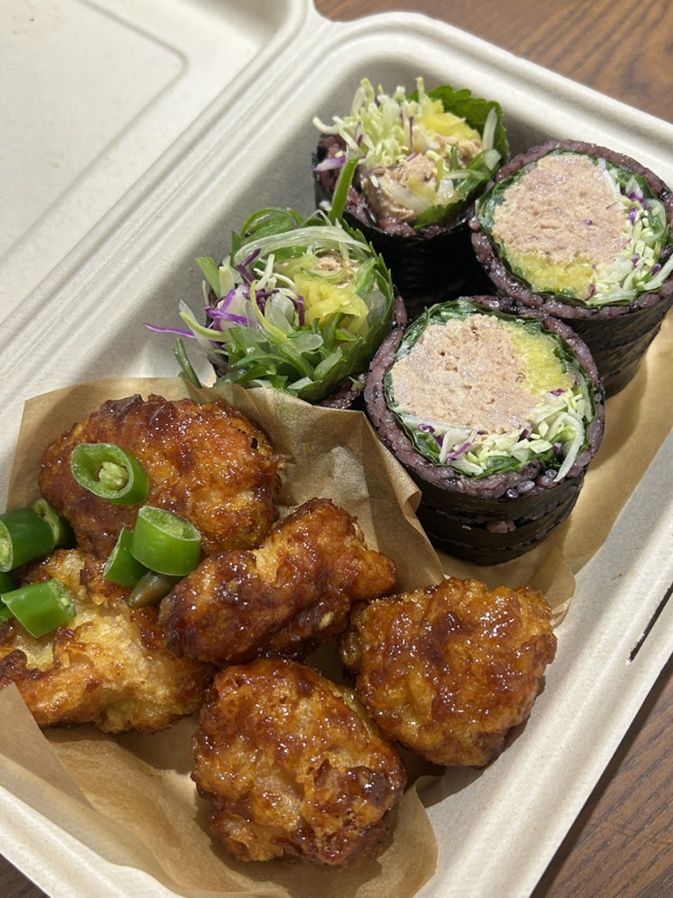  [교대역 맛집] 교대역 직장인 혼밥 '홀스김밥' :: 김밥 닭강정 세트