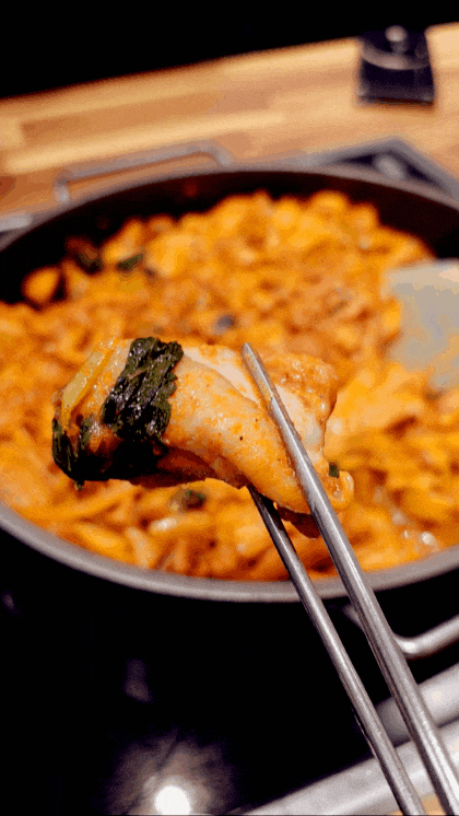  용인 수지 성복역 맛집 '비와별닭갈비 롯데몰 수지점'  솔직 후기, 매운 닭갈비와 아쉬운 한 끗