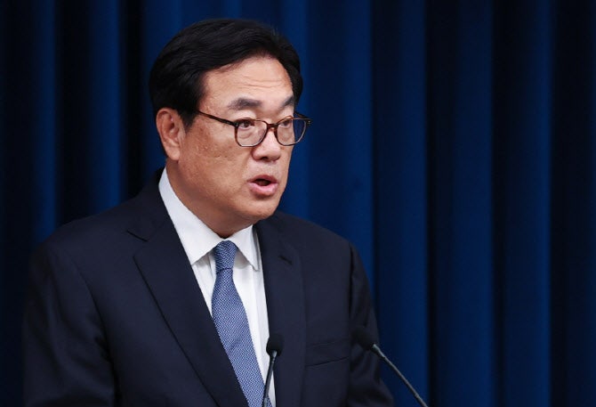 정진석 "계엄하면 시민들 거리 나온다"... 윤석열 "설득말라"