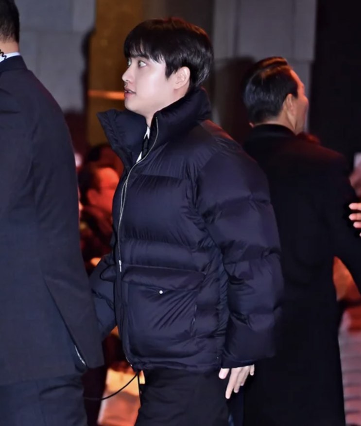  김우빈도 당황한 도경수 축가 거절? 절친 케미 속 빛난 수트핏