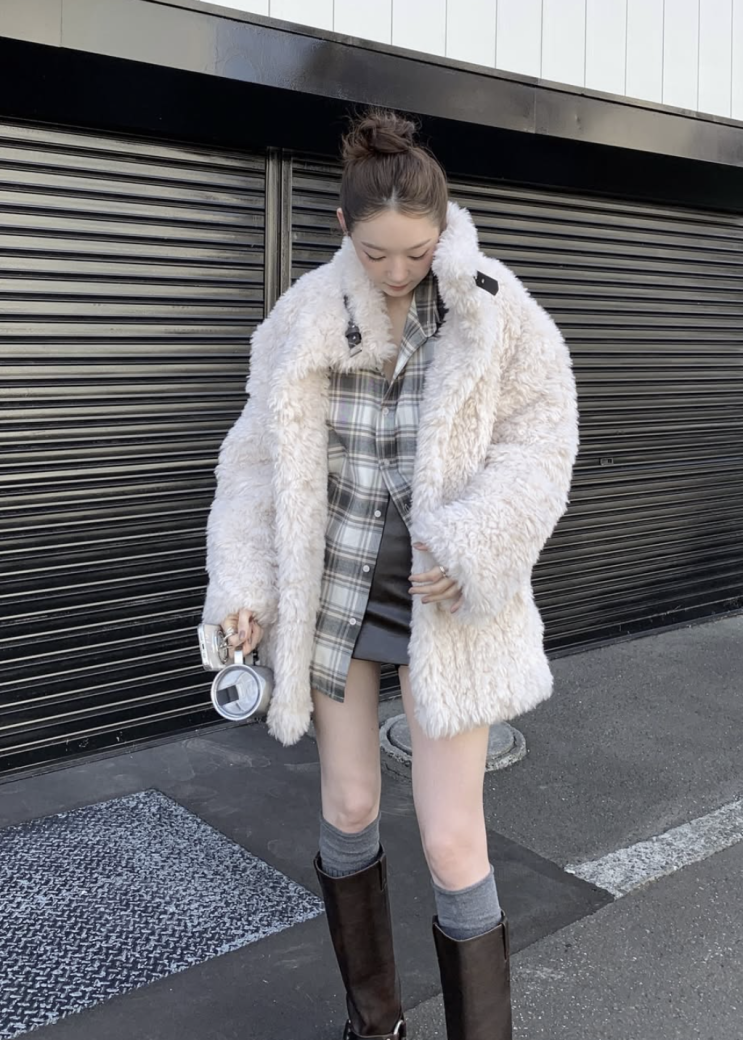 [셀럽 패션] 페이크 퍼 코트 이렇게 입는다! 강민경 데일리룩 참고