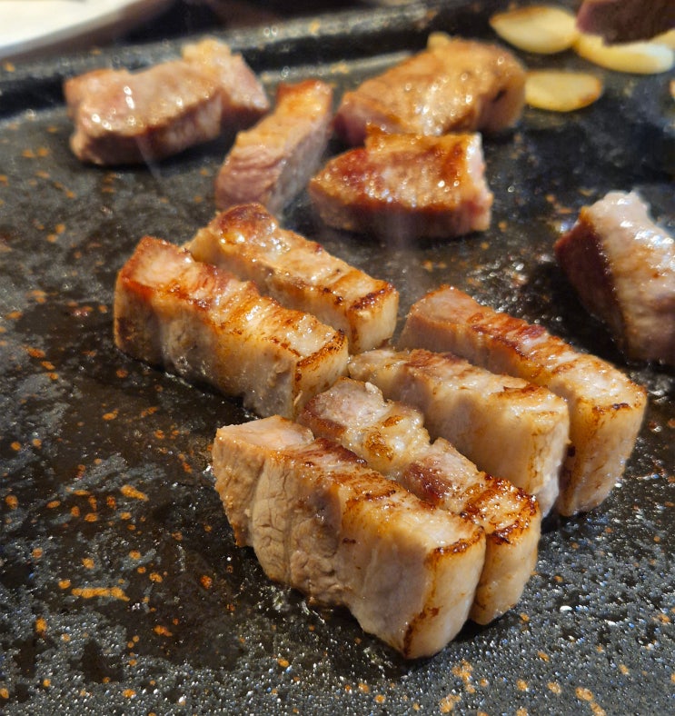  서울 신당역 고기집 '이베리코흑돼지' 두꺼운 살코기 흑돼지 고기 맛집! 오겹살은 여기가 제일 맛있었다