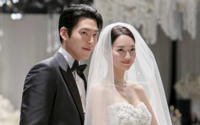  “신민아, 김우빈 비인두암 투병 때 공양미 머리에 이고 기도…법륜 스님 주례사 전말”