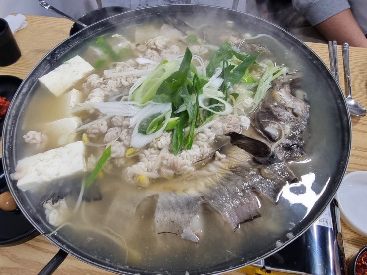  [홍천 근본 생태탕]고기보다 곤이가 더 많다?! 로컬들이 줄 서는 생태탕 맛집 ‘아바이’ 