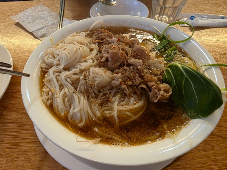  고양시 행신동 퓨전 요리 맛집, 양지 쌀국수와 소고기 마늘 철판볶음밥 꿀조합을 추천하는 선식당 행신 본점