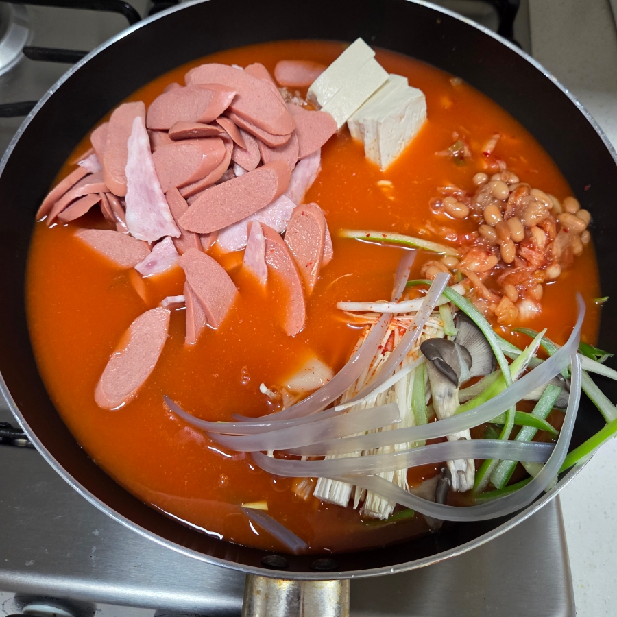 땅스부대찌개 안성공도점 사진 4