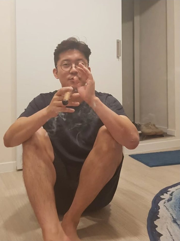   김대호 아나운서의 파격 시가 인증논란 단독주택 실내 흡연이라 괜찮다?