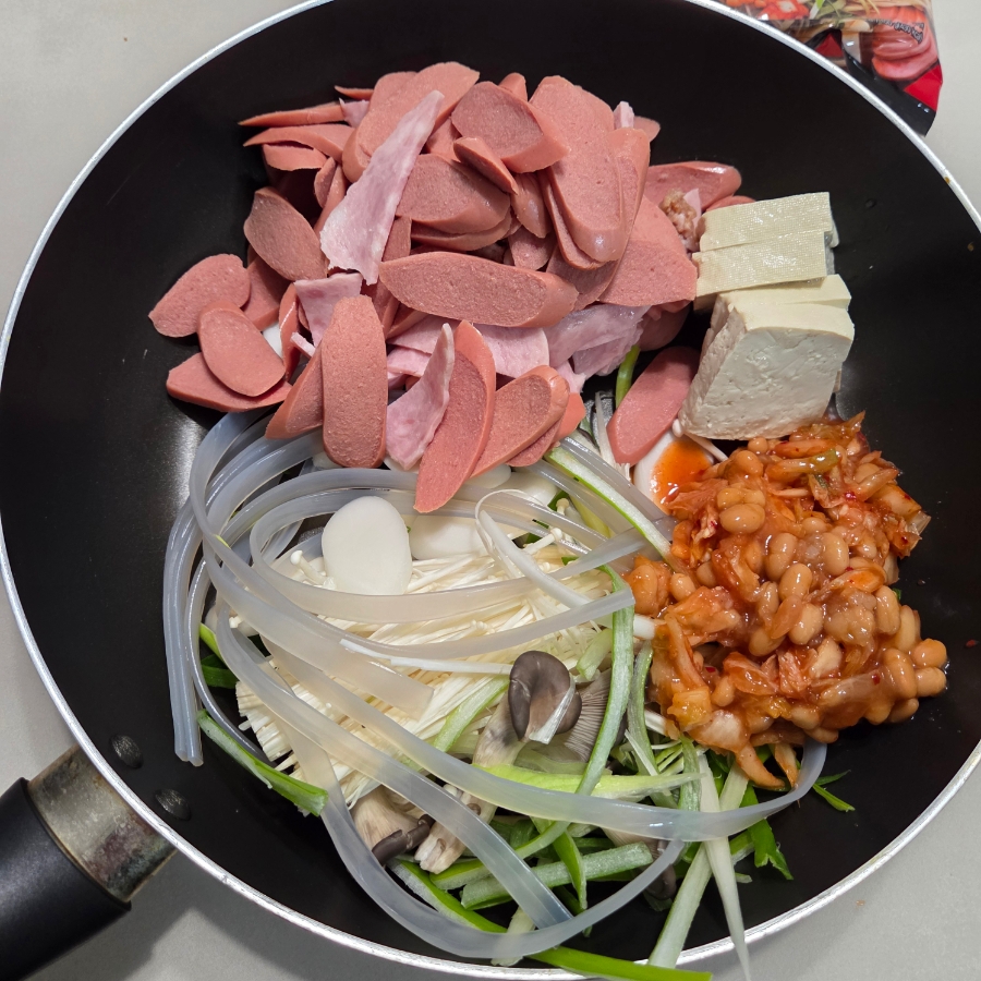 땅스부대찌개 안성공도점 사진 3