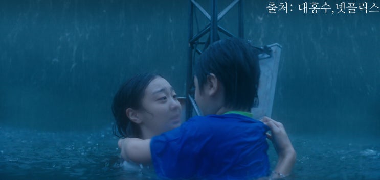 넷플릭스 대홍수 호불로 갈리는 이유와 <b>허지웅</b> 논란