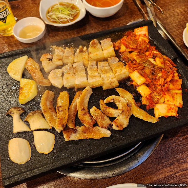  [중구/을지로입구역] 고냉지김치삼겹살 - 삼겹살에 김치구이는 못 참지! 을지로 직장인 점심·저녁 맛집