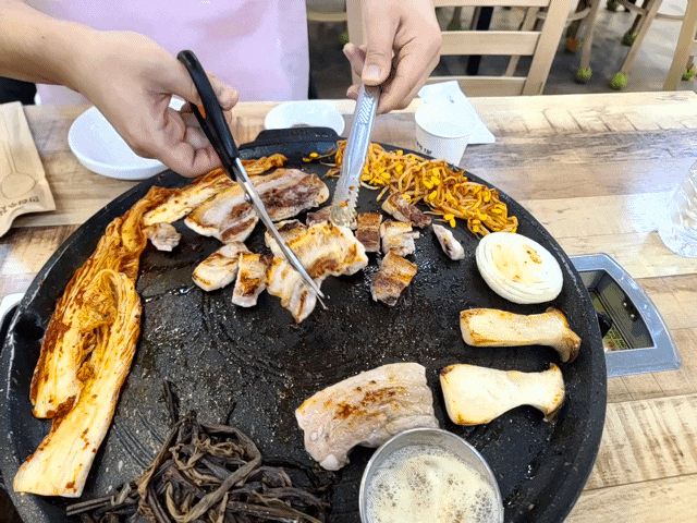  옥정 삼겹살 맛집 막내네부대찌개, 솥뚜껑삼겹살 둘이서 4인분 푸파가능