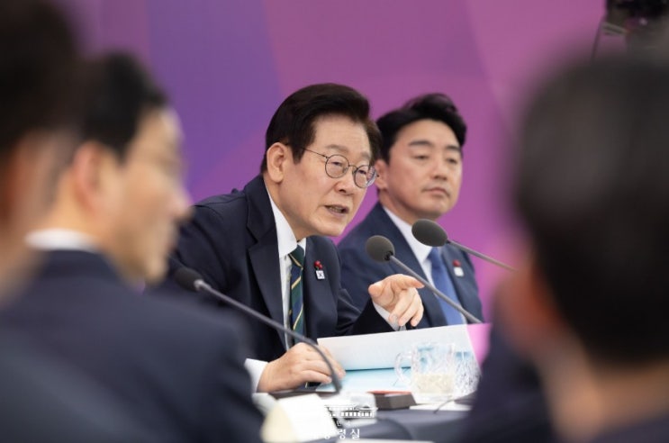 <b>이재명 지지율 하락</b> 원인은?...쿠팡 영업정지 통일교 특검은?