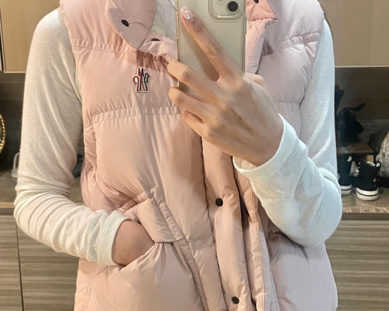 까마귀 탈출 위한 여성 명품 아우터 몽클레르 핑크 패딩조끼 구매 후기