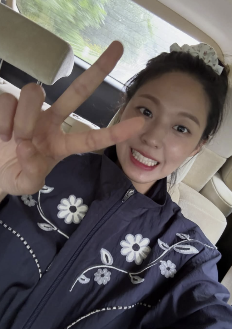  [셀럽 패션] 설현 인스타 패션 탐정! 디즈니+ 조명가게이후 달라진 무드