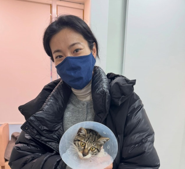  배우 옥자연, 상처 입은 유기묘 입양…조용히 전해진 가장 따뜻한 선택