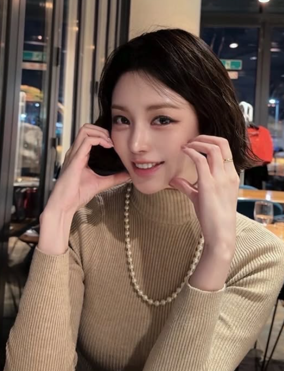 애프터스쿨 리지 근황 공개. 배우 리지 크리스마스 가족 사진과 달라진 분위기 집중 분석