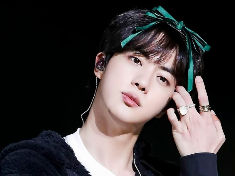 “존재만으로 선물이야”…방탄소년단(BTS) 진, 31주 연속 1위가 증명한 힘