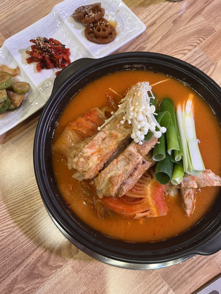  구미밥집 배롱나무집 깊은 맛과 부드러운 김치등갈비찜 한식맛집