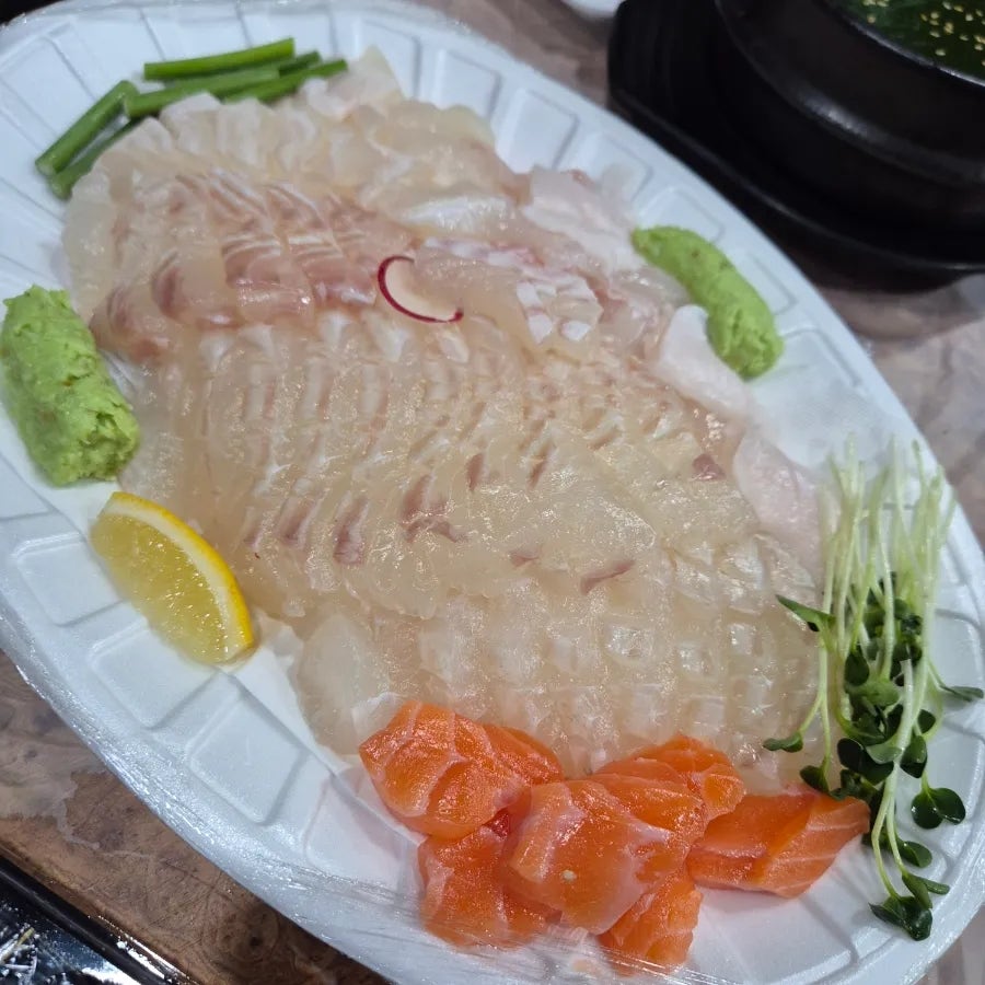 초연회수산물 사진 1