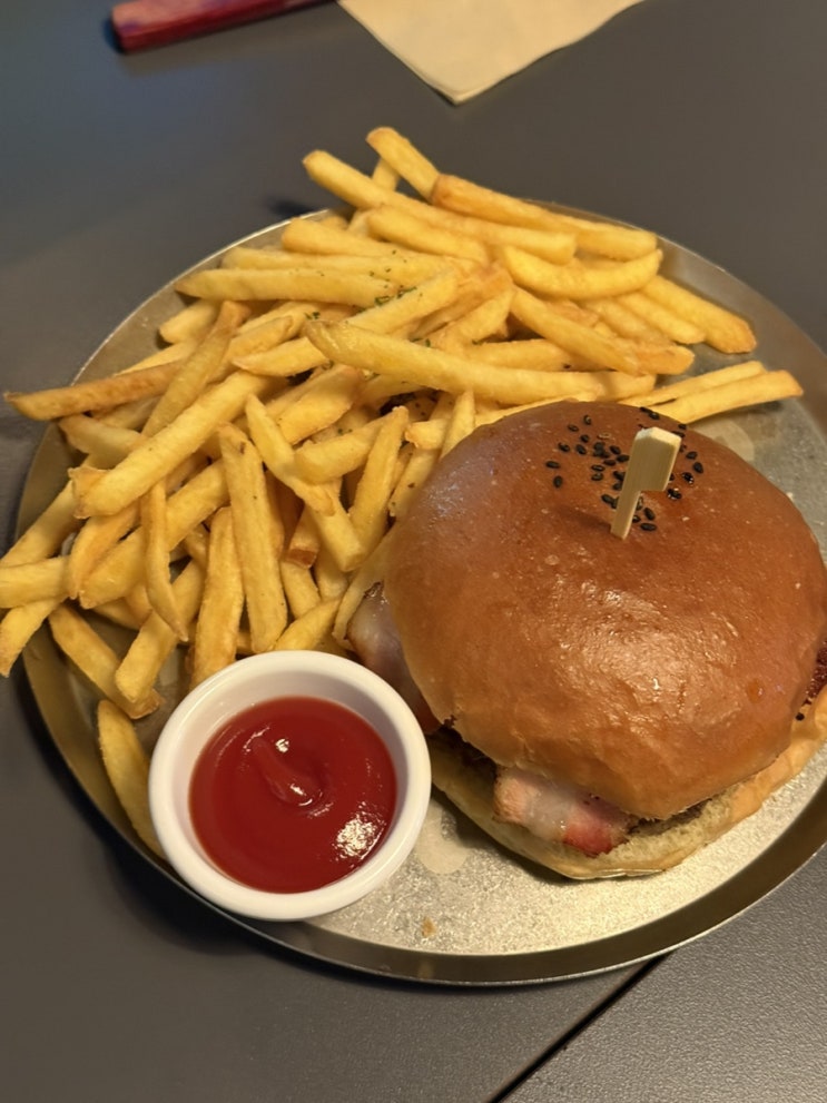 직장인 점심 명동 맛집 ‘데일리픽스 을지로점’