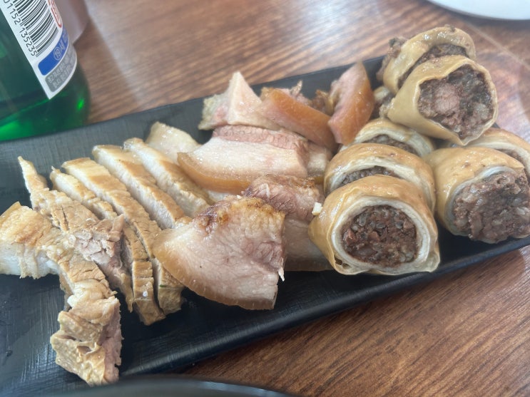  따스한 국물에 막창순대 한접시, 반주하기 좋은 노포 맛집 <장터막창순대국밥>