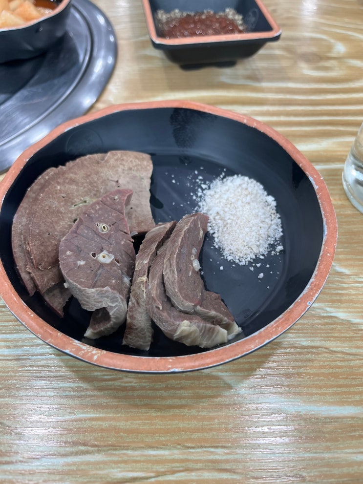  세발나물 주는 시영순대, 서비스 받은 허파가 완전 부드러워 충격적. (특순대국밥 양많이)