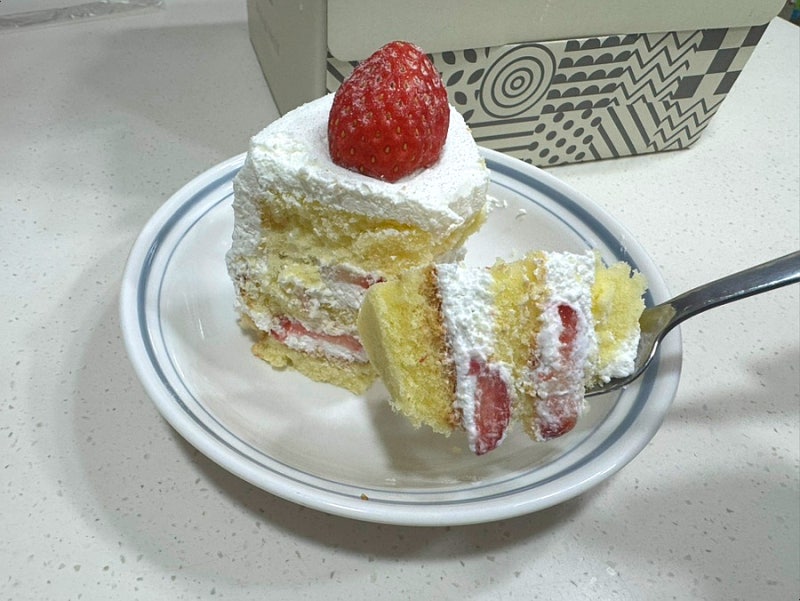 홍종흔베이커리 딸기케이크 맛집 서초 베이커리카페 서울 제과명장 빵집