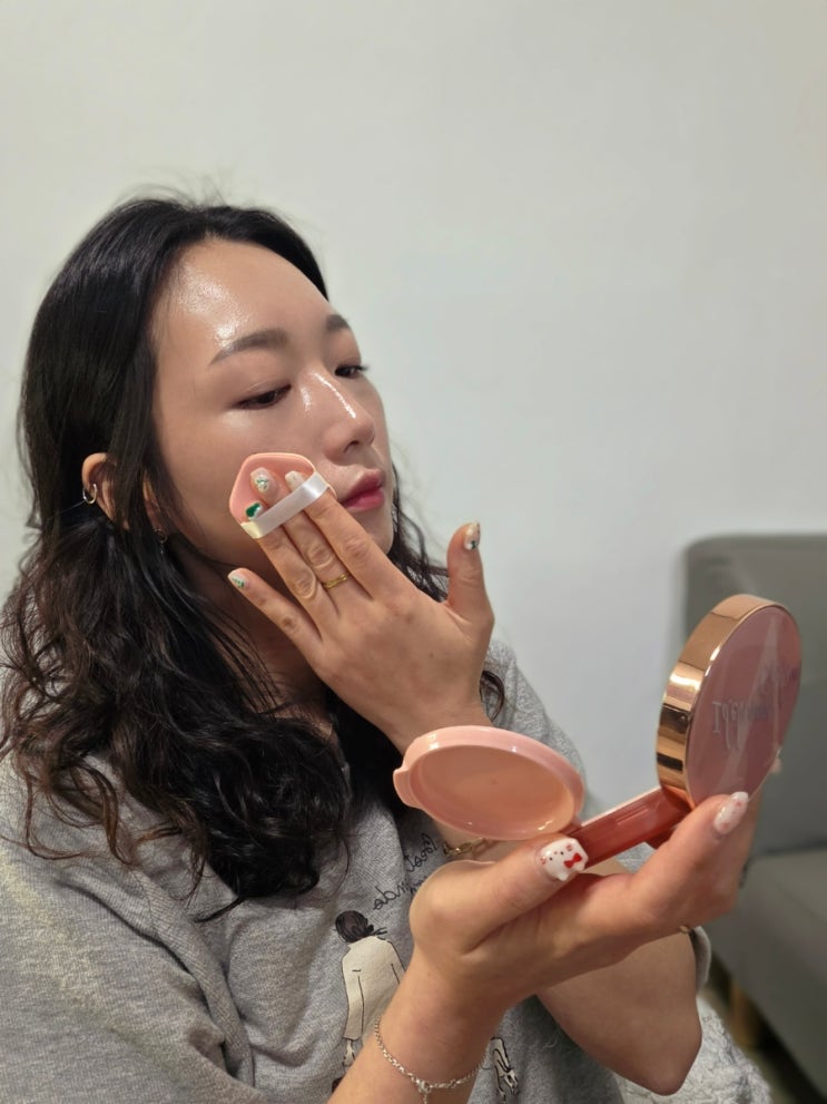  세미글로우 레이어드쿠션 화사한커버력 울트라브이
