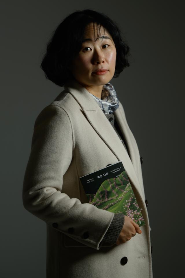 우리는 어떤 '죽은 다음' 맞이할 것인가… 연대의 눈으로 해부한 장례 현장 [수상작]