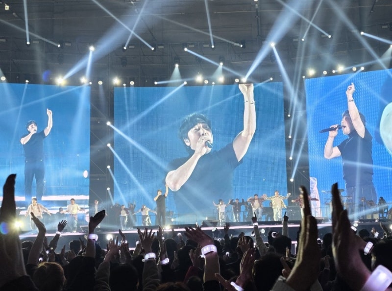이문세 콘서트. The BEST. 히트곡만 불러주니 너무 좋다. 전곡을 다 따라 부를 수 있었다.