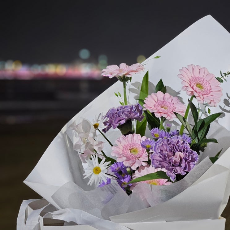  포항꽃배달 졸업식꽃다발은 여기! 센스있고 예쁜 담꽃 케이크도 같이배달됨