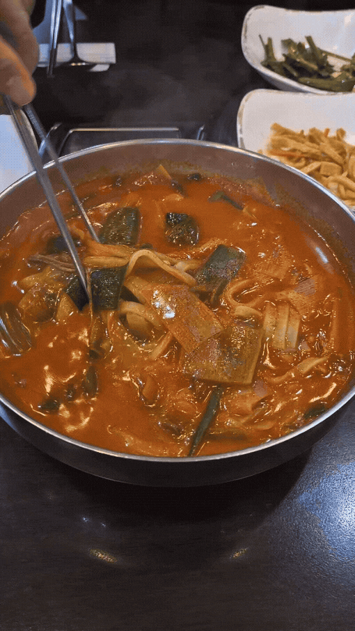  [철산역 맛집] 칼칼한 국물맛이 일품인 육개장 ::육대장:: 철산점