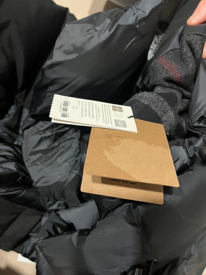 버버리하프패딩 남성버버리 잠바 BURBERRY 다운 패딩 버버리 나일론 푸퍼 80733061 사이즈