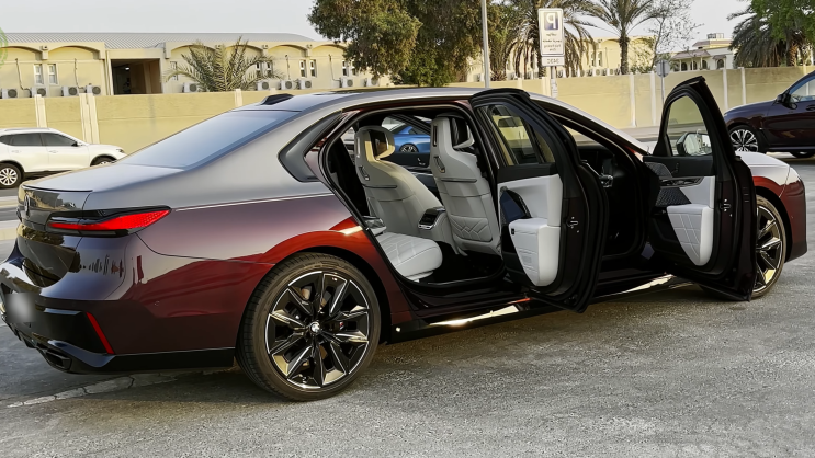  "2026 남자들의 드림카는?" 럭셔리 끝판왕! BMW 7시리즈 대형 세단 리뷰