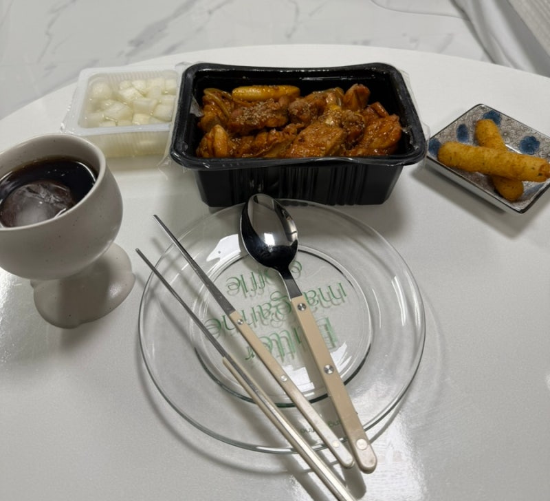 동근이숯불두마리치킨 순살 매운맛 맵기 선택 후기 + 칼로리, 지코바와 비교