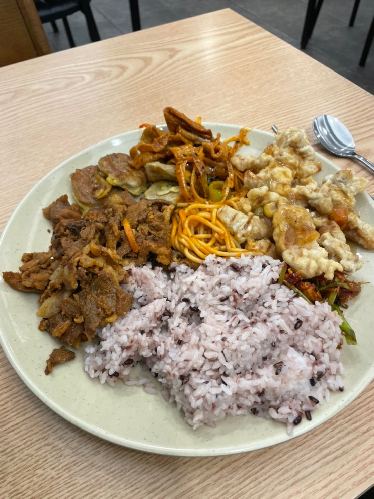  군산 담다한식뷔페 혼밥 이용꿀팁 확장 후 넓어진 매장내부 수송동 노블한방병원 옆 한식뷔페맛집 군산한식 군산사랑상품권가맹점