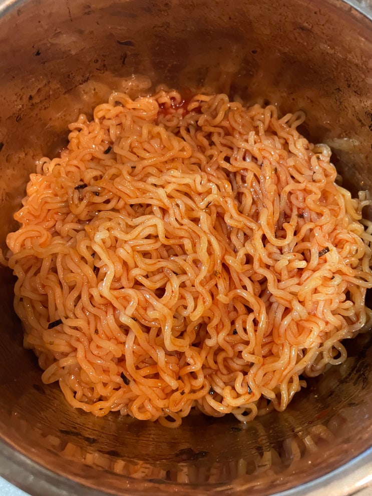  더미식 비빔면 후기: 소스 붓고 비비면 끝, 집에서 비빔면 맛집 느낌