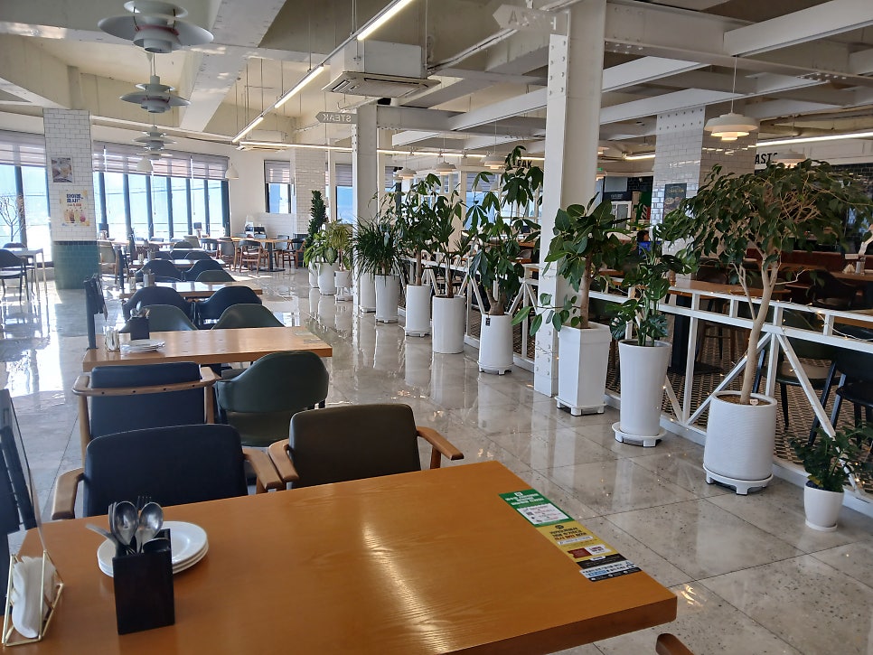 라라코스트 익산부송점 사진 2