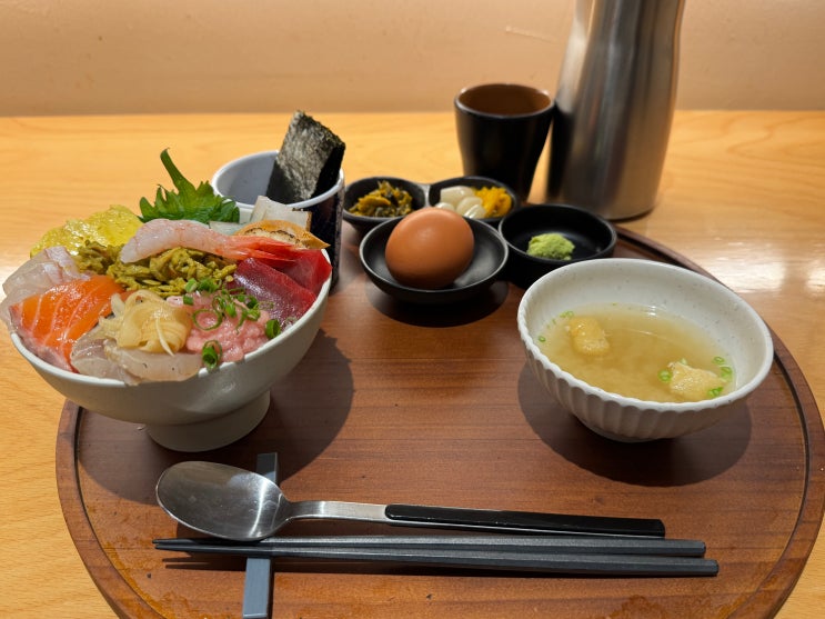  [서울일상] 우니도 더현대 서울 - 더현대서울맛집으로 유명한 여의도카이센동맛집 우니도 더현대 서울점 또간집 후기! 평일 저녁 방문후기, 카이센동 맛집, 주문방법, 먹는방법, 데이트