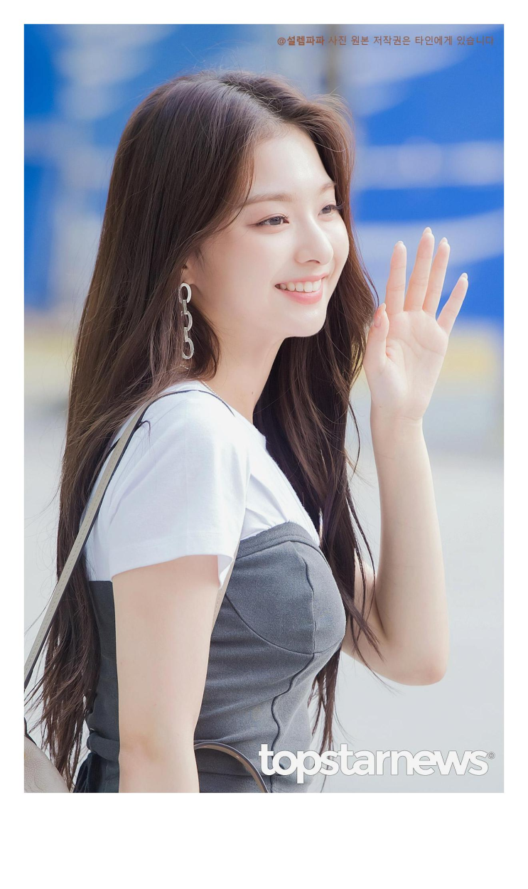  프로미스나인 이나경, 2025년 월드투어로 글로벌 비주얼 퀸 입증하다