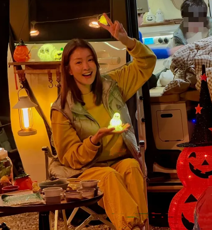 배우 이시영, 양평 캠핑장 소음 논란에 직접 입 열었다"캠핑장 전세 낸 줄 알았는데..." (사과....