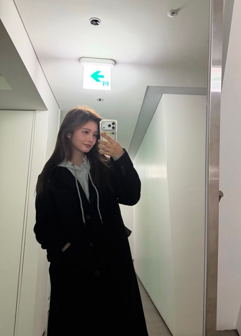 [엔믹스 설윤] 와 진짜 사람이세요? 풀뱅 앞머리부터 사복 패션까지 레전드 찍은 설윤 근황