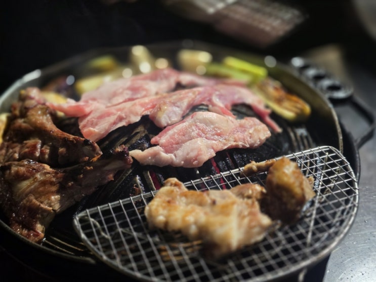  합정역맛집 아빠의양식당｜12년째 연예인 단골 많은 생양갈비 찐맛집