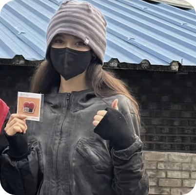 Danielle 即使在退出 NewJeans 當天仍參與煤炭志工服務：「她直到最後都保持開朗和真誠」