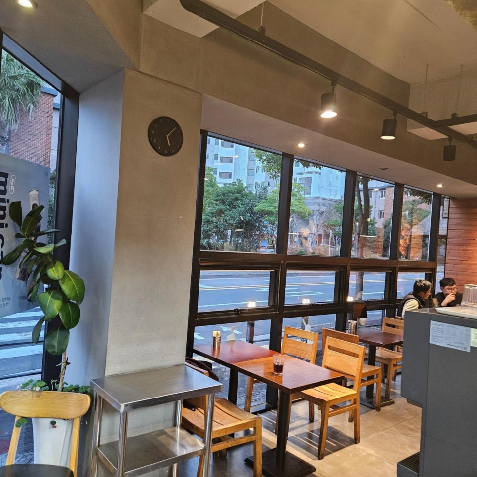 교촌치킨 외도하귀점 사진 5