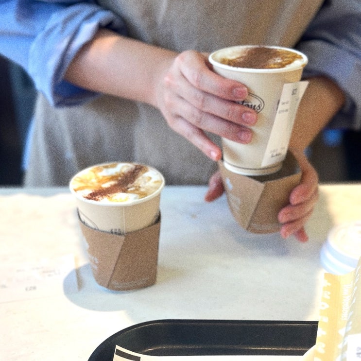  요즘 빠져있는 맛있는 캐나디언 크림커피 팀홀튼 프렌치크림토피넛라떼 MONTREAL 몬트리올 리뷰.
