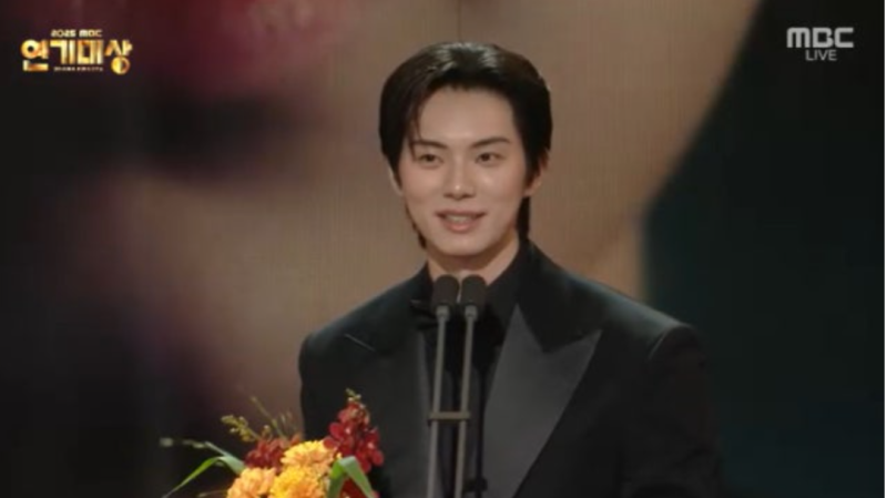 이채민·이신영 男 신인상 수상 순간에 겹쳐진 말과 표정