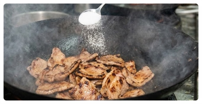  제육볶음 양념 비율부터 고기 부위까지 국물 없이 바싹하게 불맛 내는 기사식당 맛집 레시피