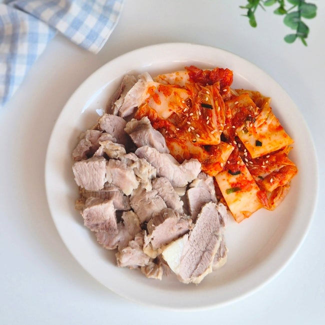 앞다리살 수육 부드럽게 삶는법 전기밥솥 레시피